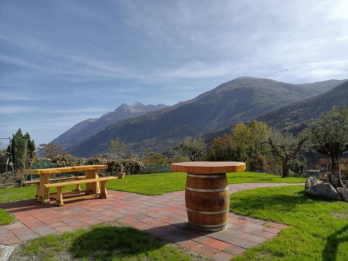 Le Temps Retrouve - Casa Tipica Con Giardino Villa Villeneuve Dış mekan fotoğraf