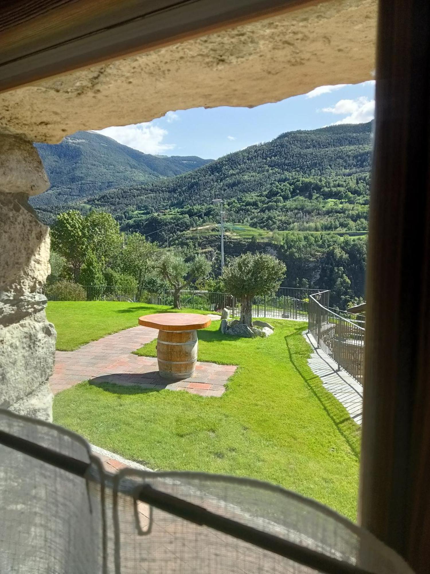 Le Temps Retrouve - Casa Tipica Con Giardino Villa Villeneuve Dış mekan fotoğraf